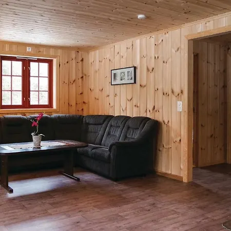 Feriehus Three-bedroom Holiday In